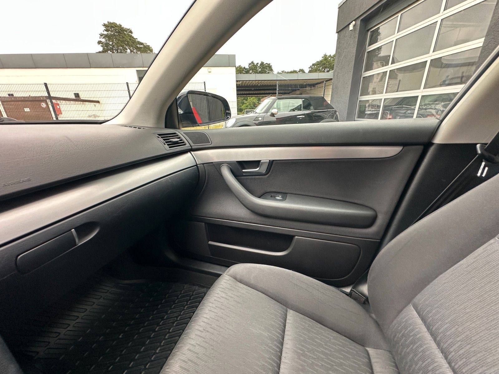 Fahrzeugabbildung Audi A4 Lim. 1.6