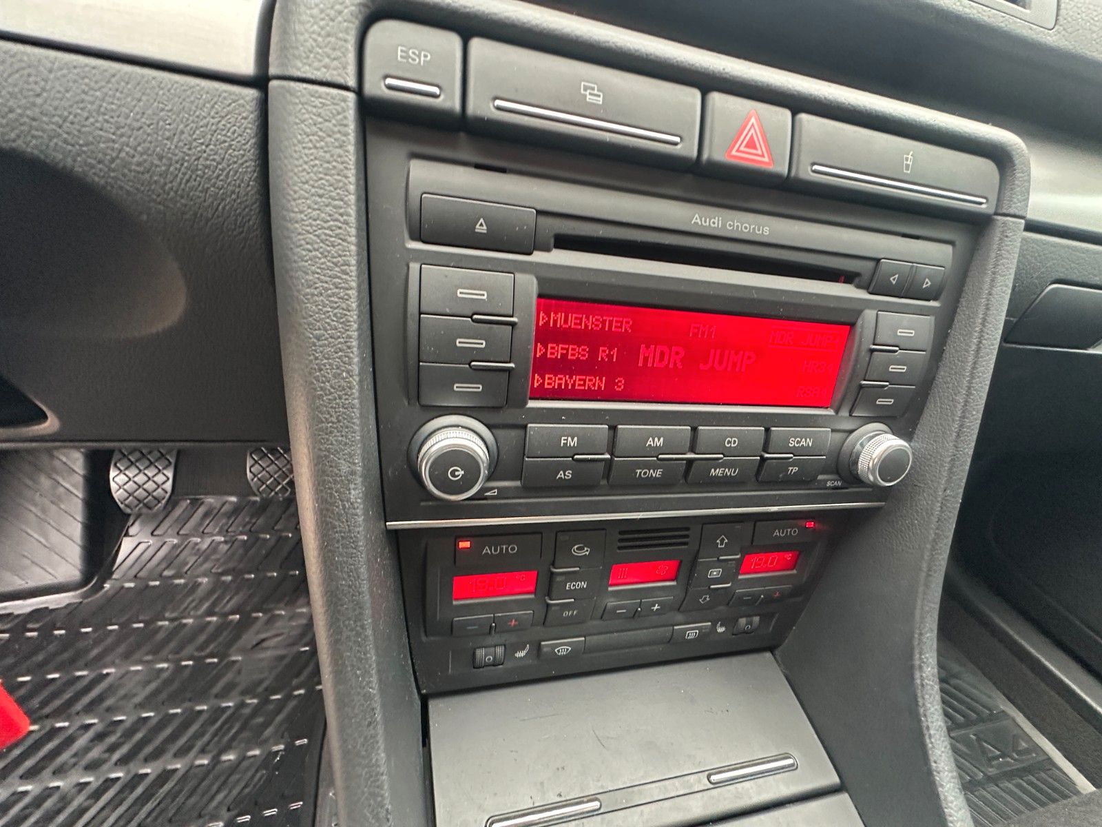 Fahrzeugabbildung Audi A4 Lim. 1.6