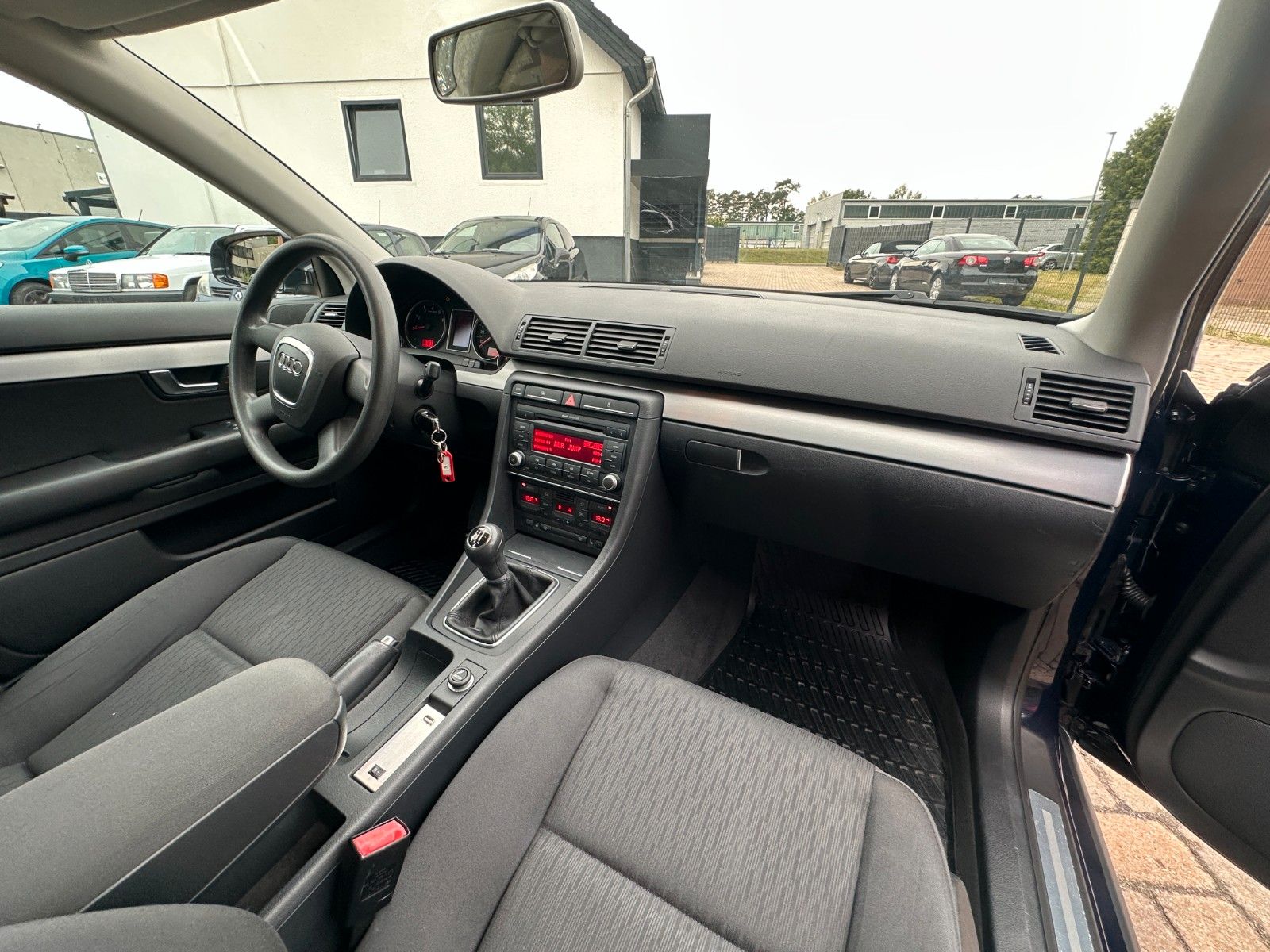 Fahrzeugabbildung Audi A4 Lim. 1.6