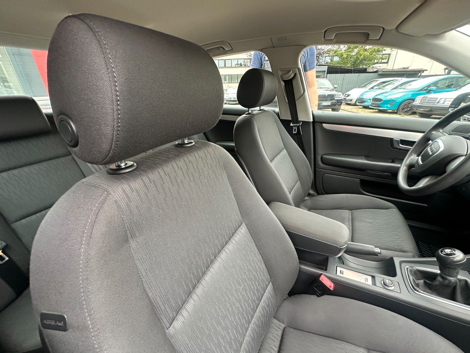 Fahrzeugabbildung Audi A4 Lim. 1.6