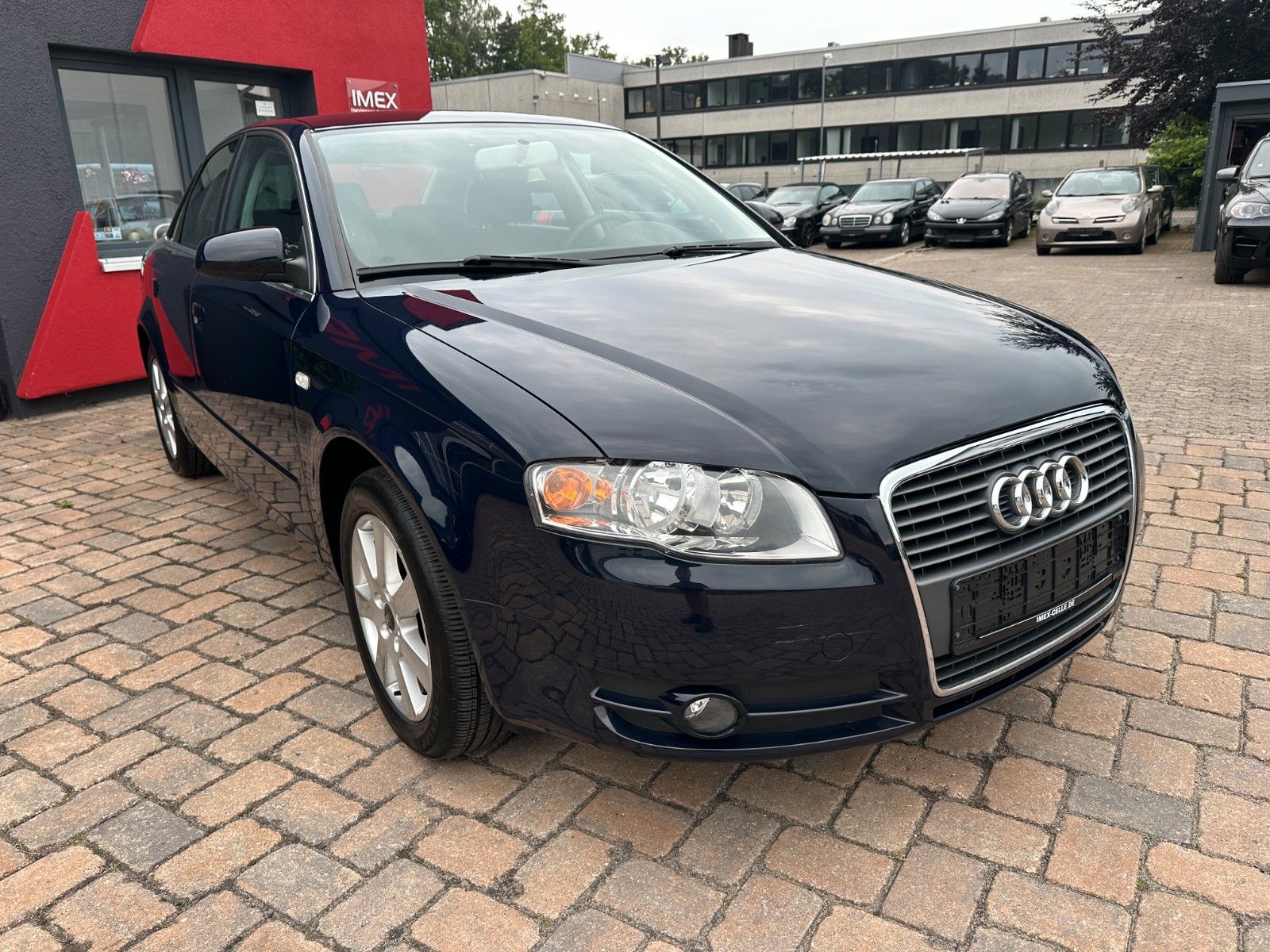 Fahrzeugabbildung Audi A4 Lim. 1.6