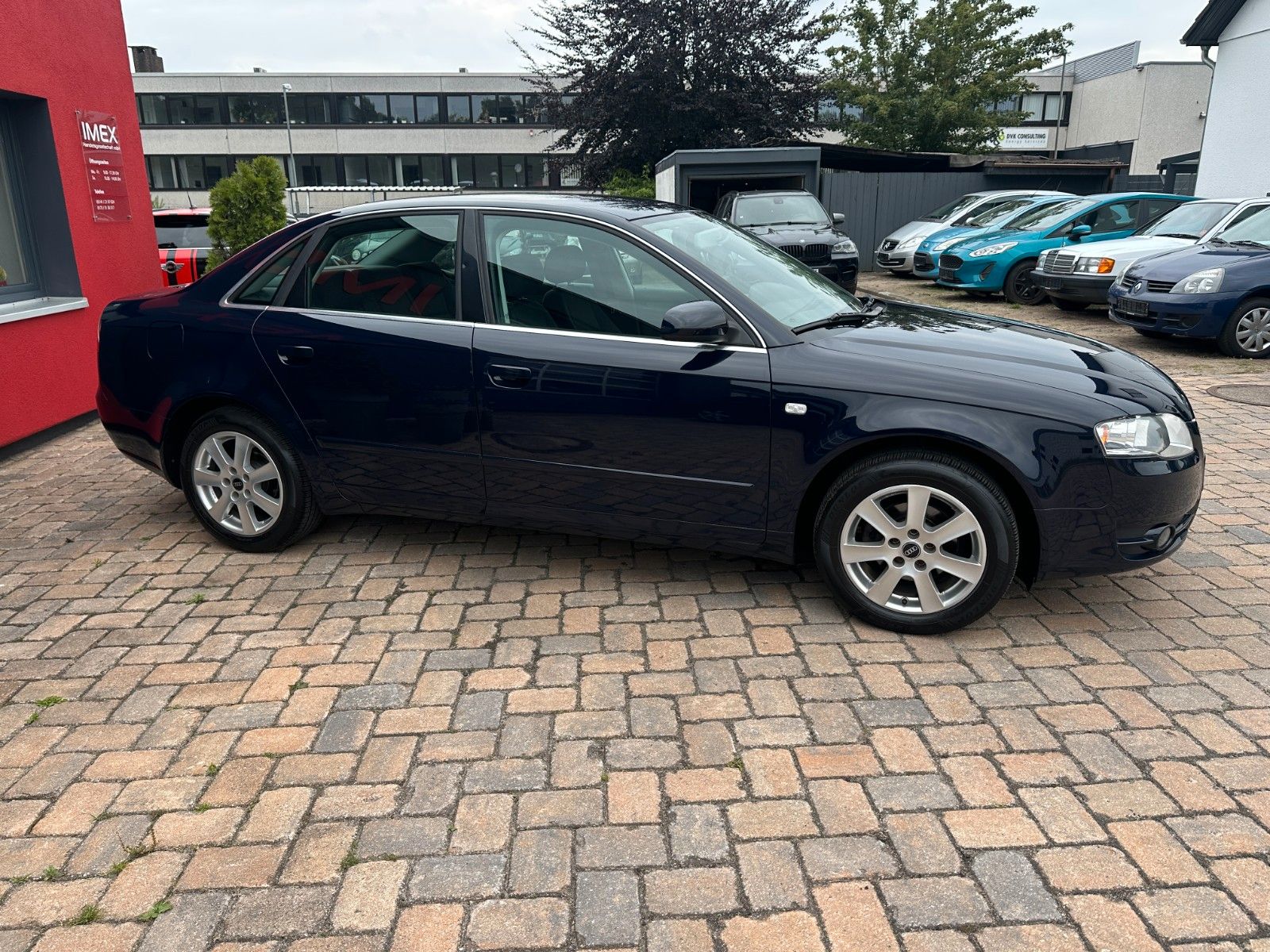 Fahrzeugabbildung Audi A4 Lim. 1.6