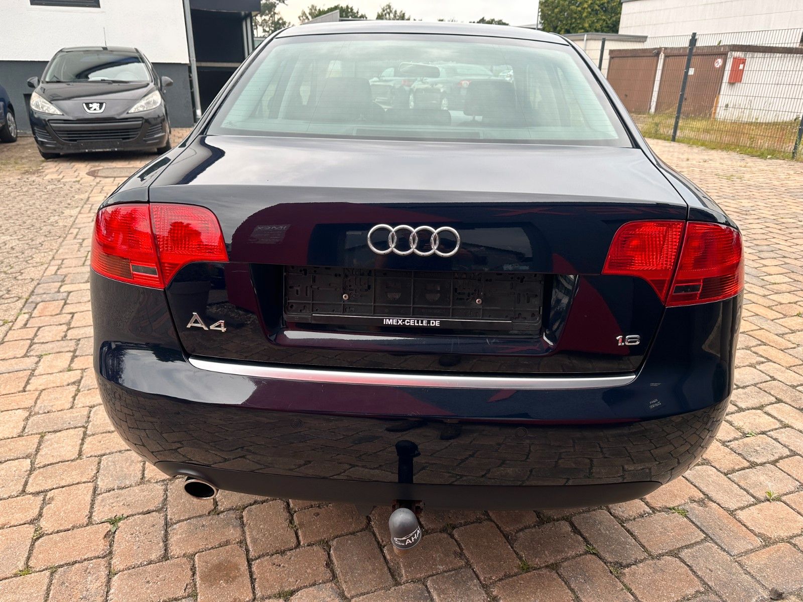 Fahrzeugabbildung Audi A4 Lim. 1.6