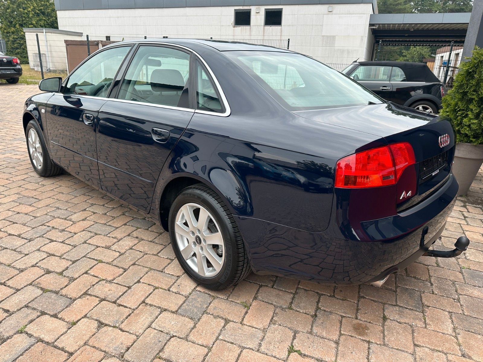 Fahrzeugabbildung Audi A4 Lim. 1.6