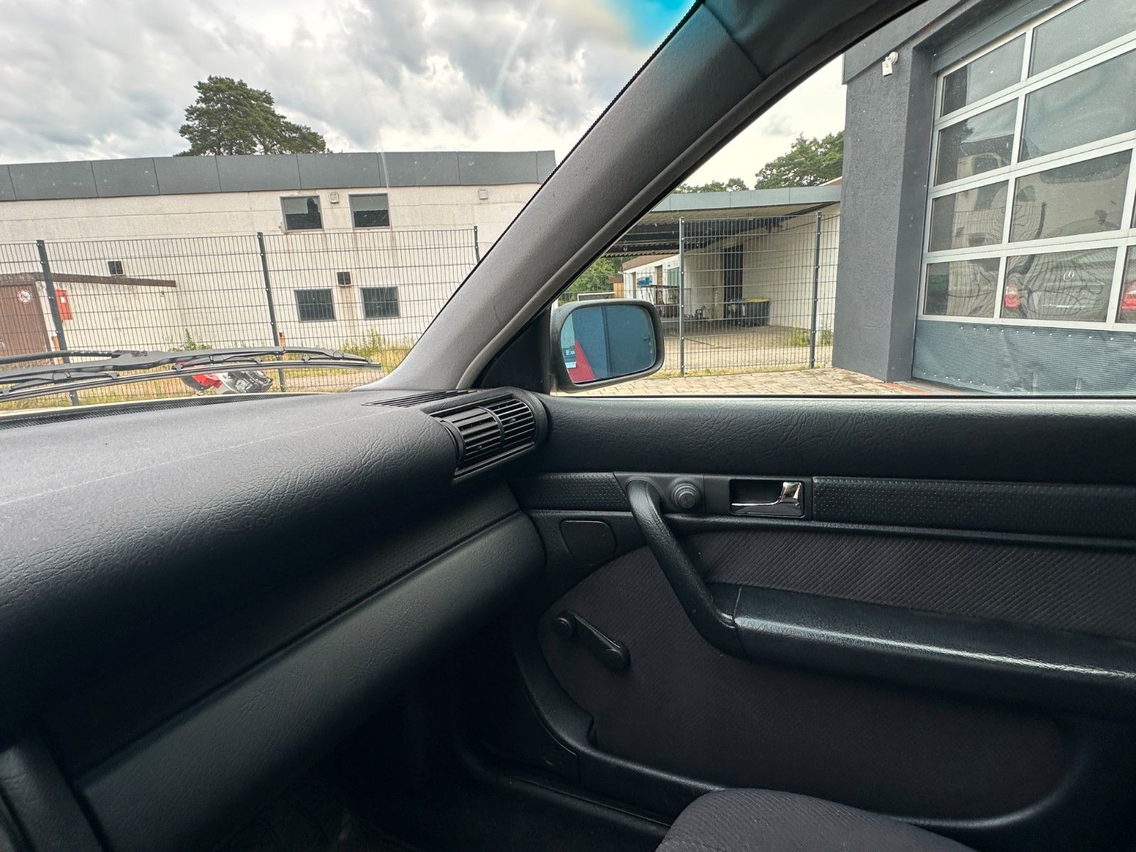 Fahrzeugabbildung Audi 100 Limo 20. 74 KW Tüv 8/26 Klima SD Servo