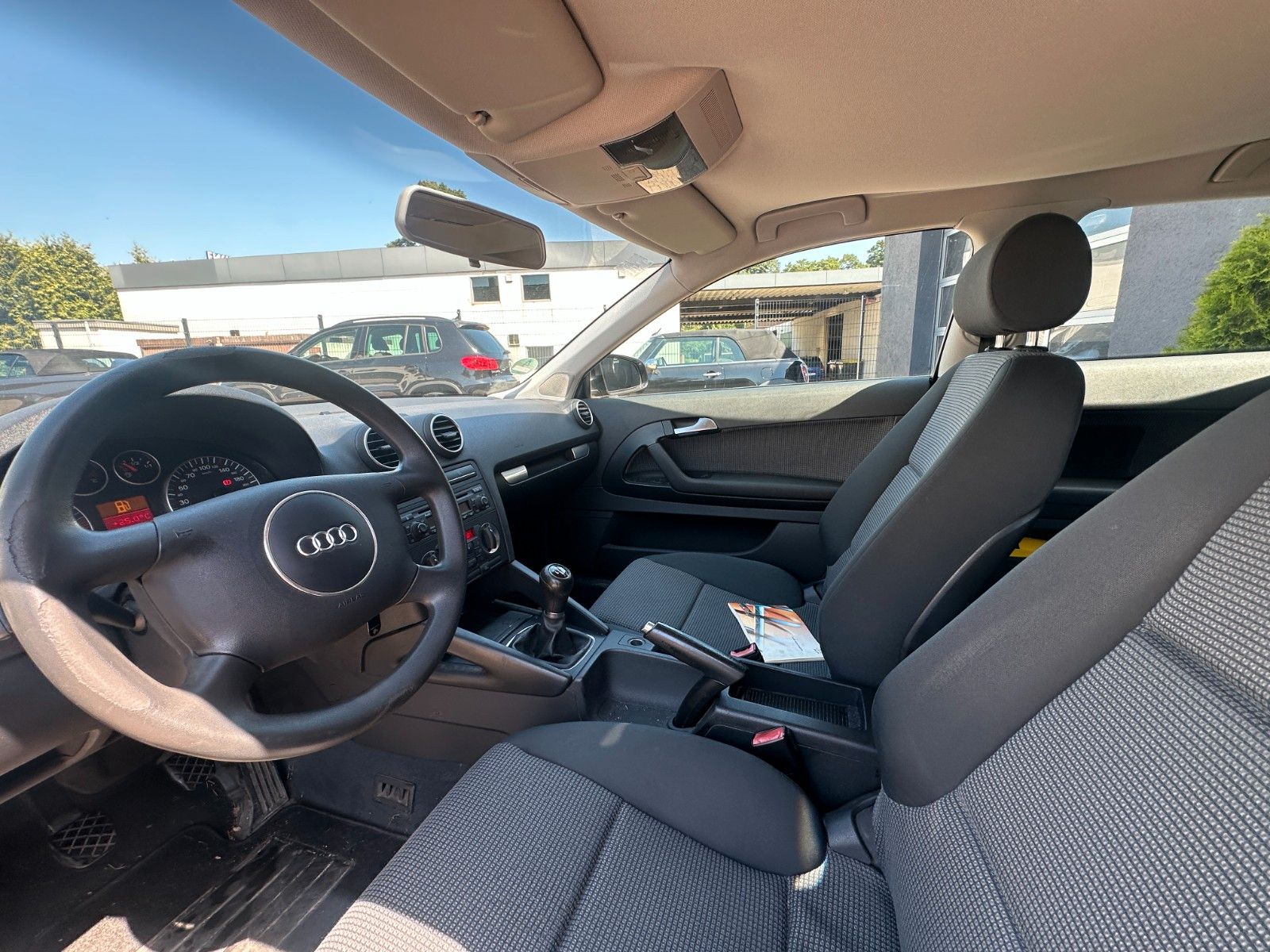 Fahrzeugabbildung Audi A3 1.6 Attraction 101 PS HU neu Klima Alu