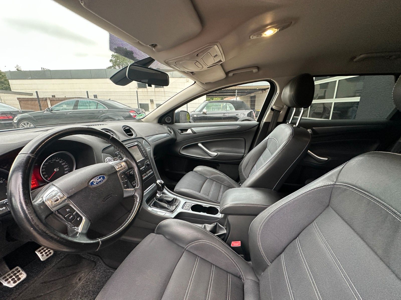 Fahrzeugabbildung Ford Mondeo Turnier Trend 1.6 160 PS Navi SH