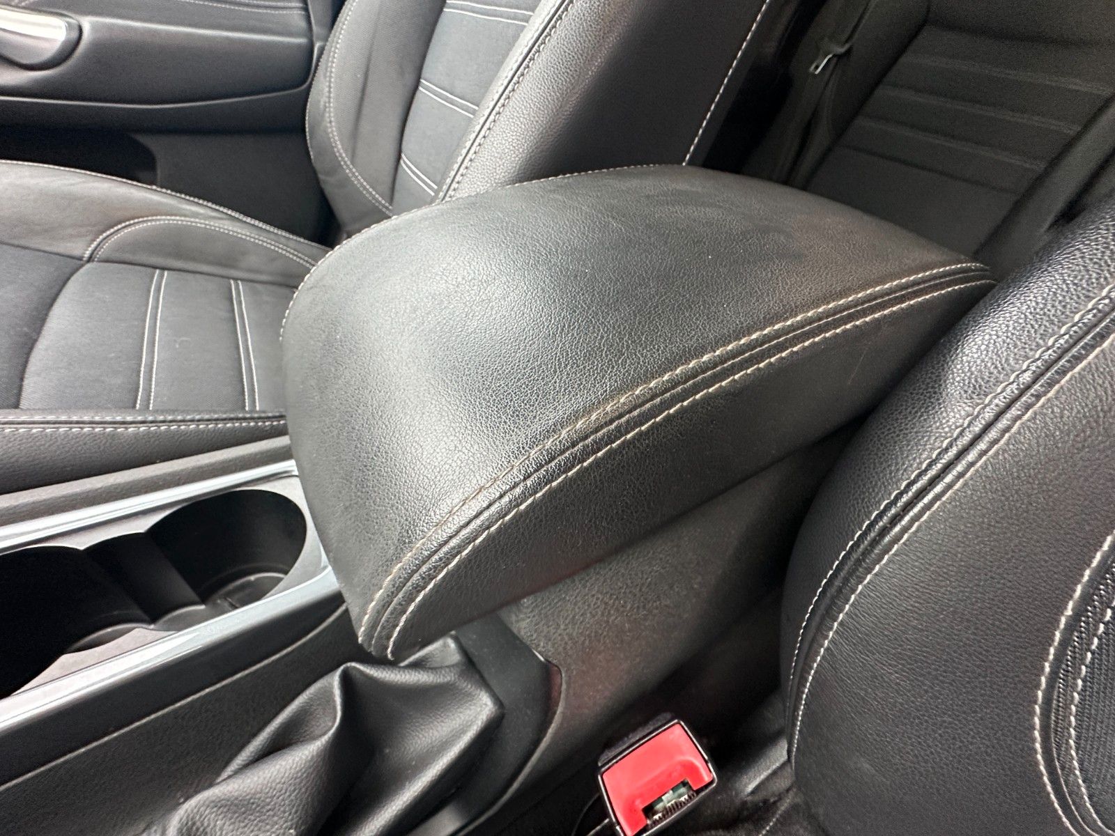 Fahrzeugabbildung Ford Mondeo Turnier Trend 1.6 160 PS Navi SH