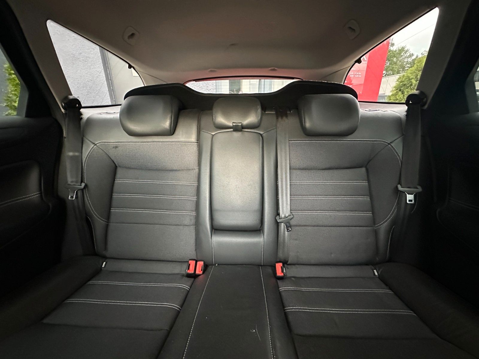 Fahrzeugabbildung Ford Mondeo Turnier Trend 1.6 160 PS Navi SH