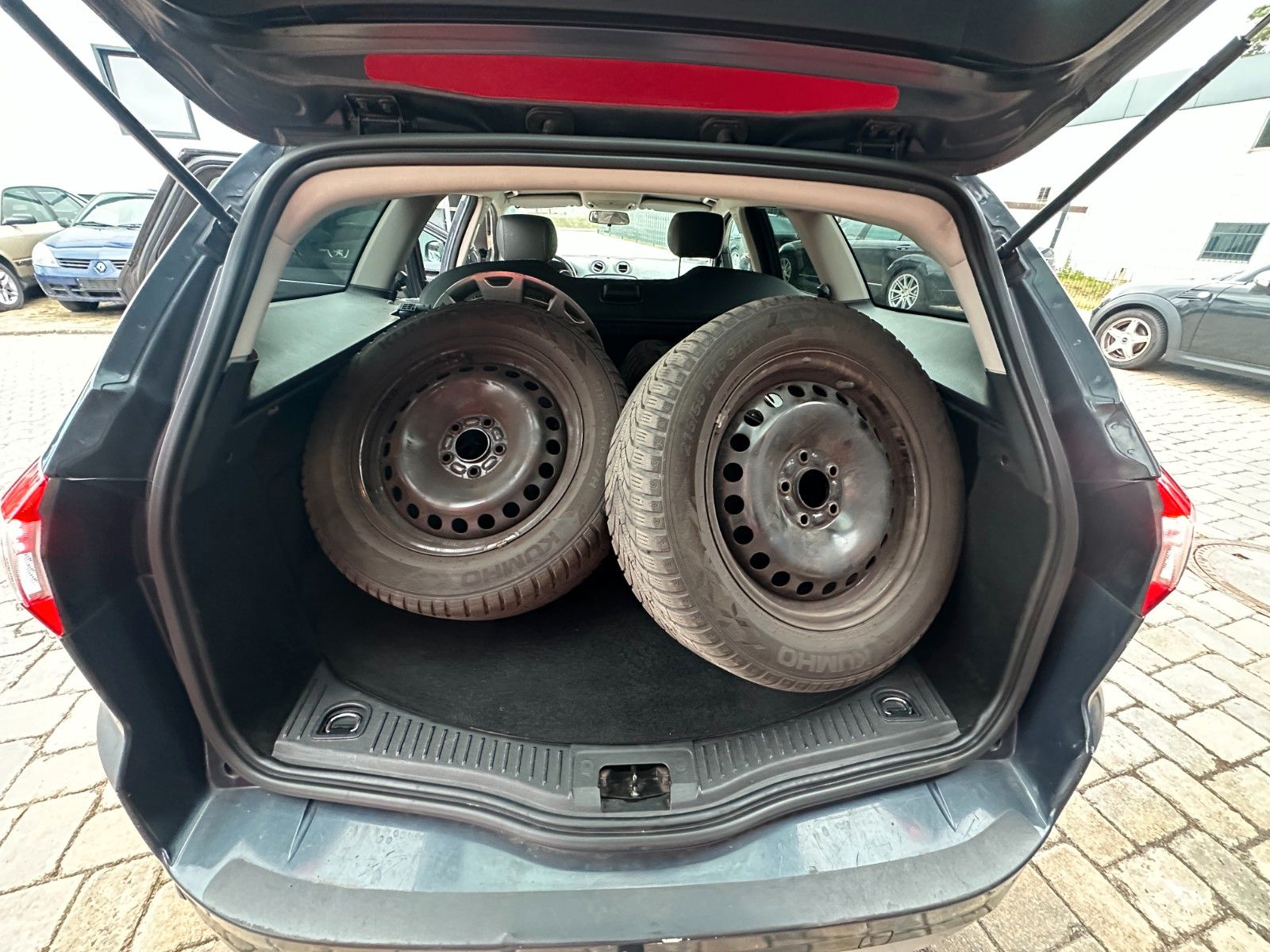 Fahrzeugabbildung Ford Mondeo Turnier Trend 1.6 160 PS Navi SH