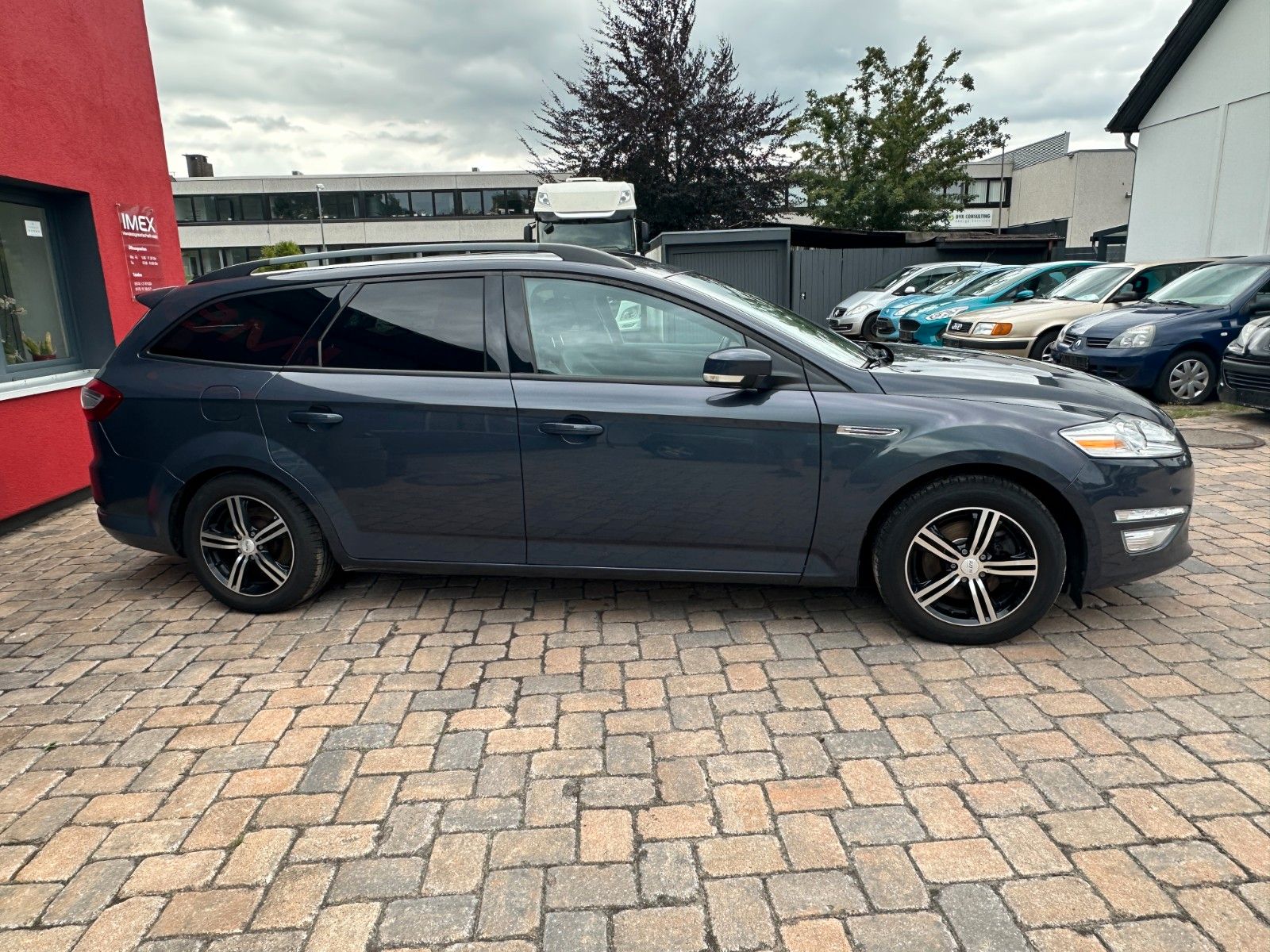 Fahrzeugabbildung Ford Mondeo Turnier Trend 1.6 160 PS Navi SH