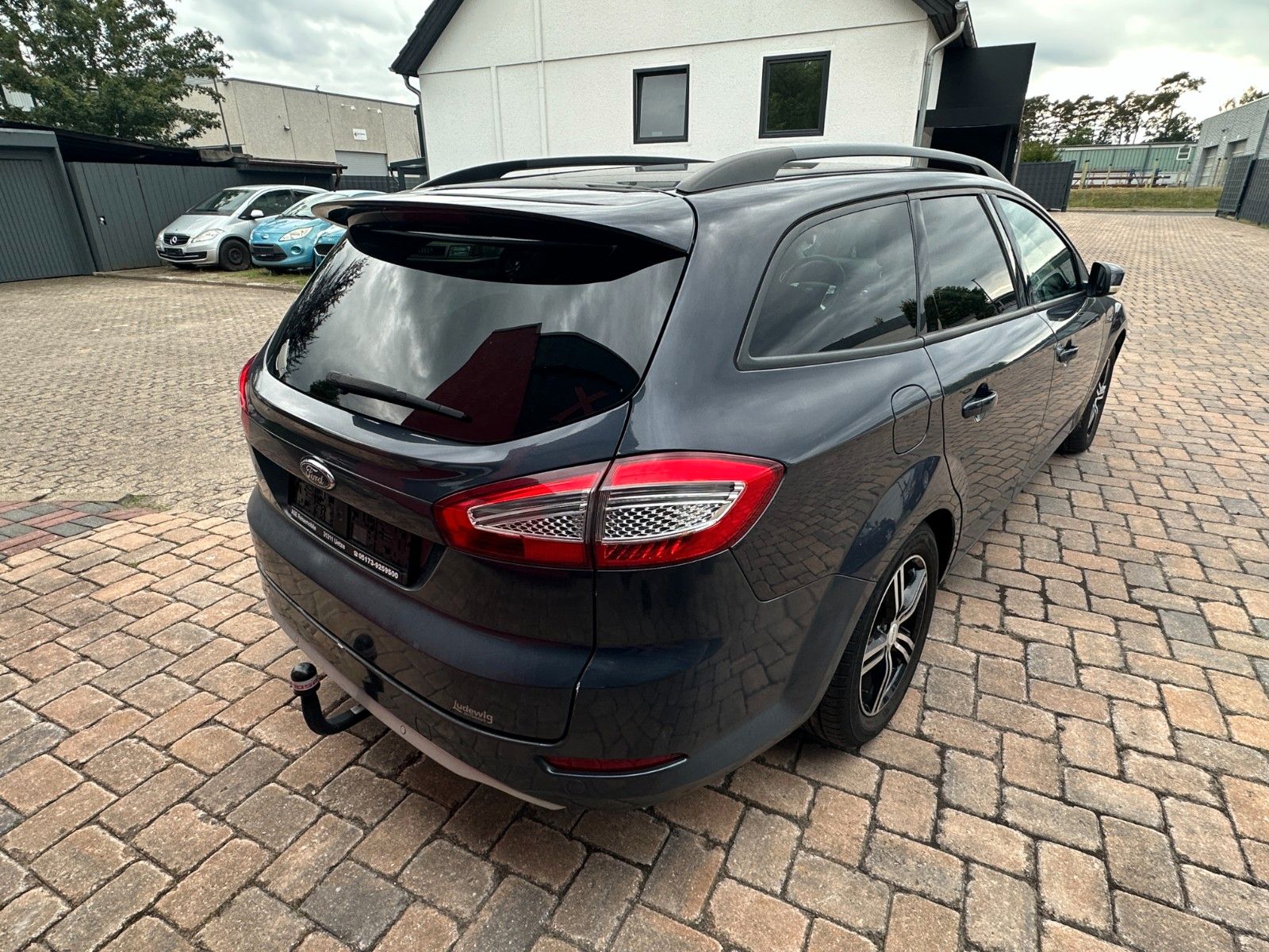 Fahrzeugabbildung Ford Mondeo Turnier Trend 1.6 160 PS Navi SH