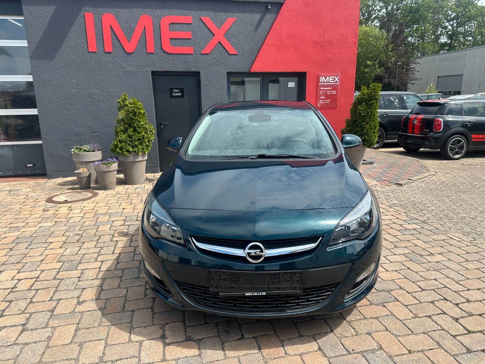 Fahrzeugabbildung Opel Astra J Lim. 5-trg. Edition 1.6 115 PS HU neu