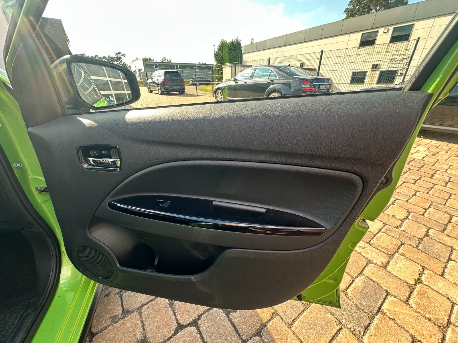 Fahrzeugabbildung Mitsubishi Space Star Color 1.2 80 PS Klima SH 1.Hand