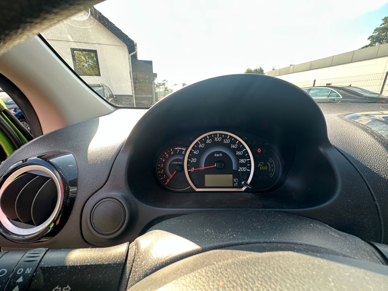 Fahrzeugabbildung Mitsubishi Space Star Color 1.2 80 PS Klima SH 1.Hand