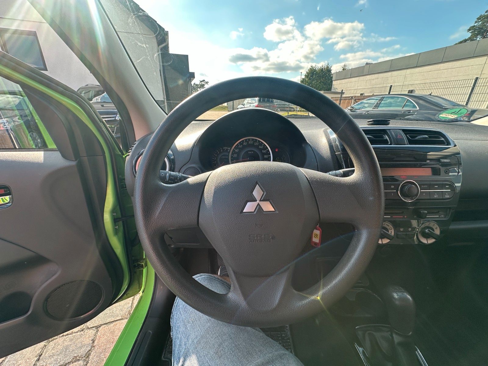 Fahrzeugabbildung Mitsubishi Space Star Color 1.2 80 PS Klima SH 1.Hand