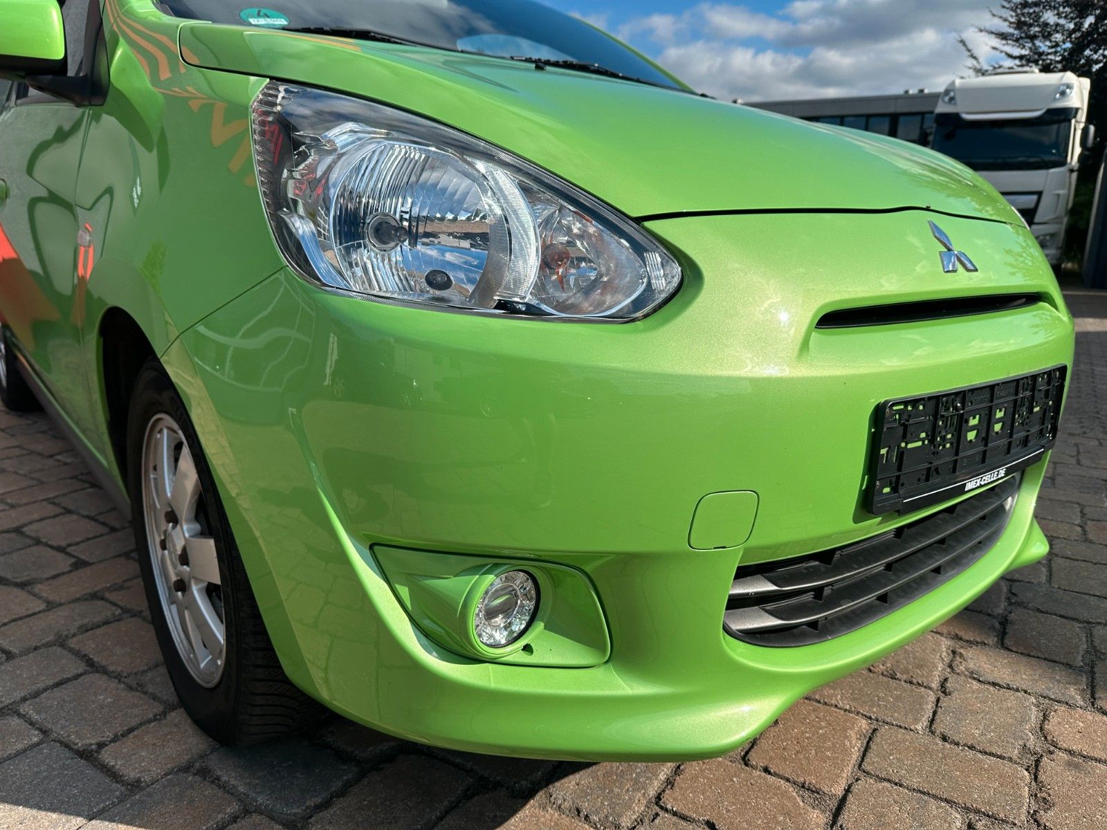 Fahrzeugabbildung Mitsubishi Space Star Color 1.2 80 PS Klima SH 1.Hand