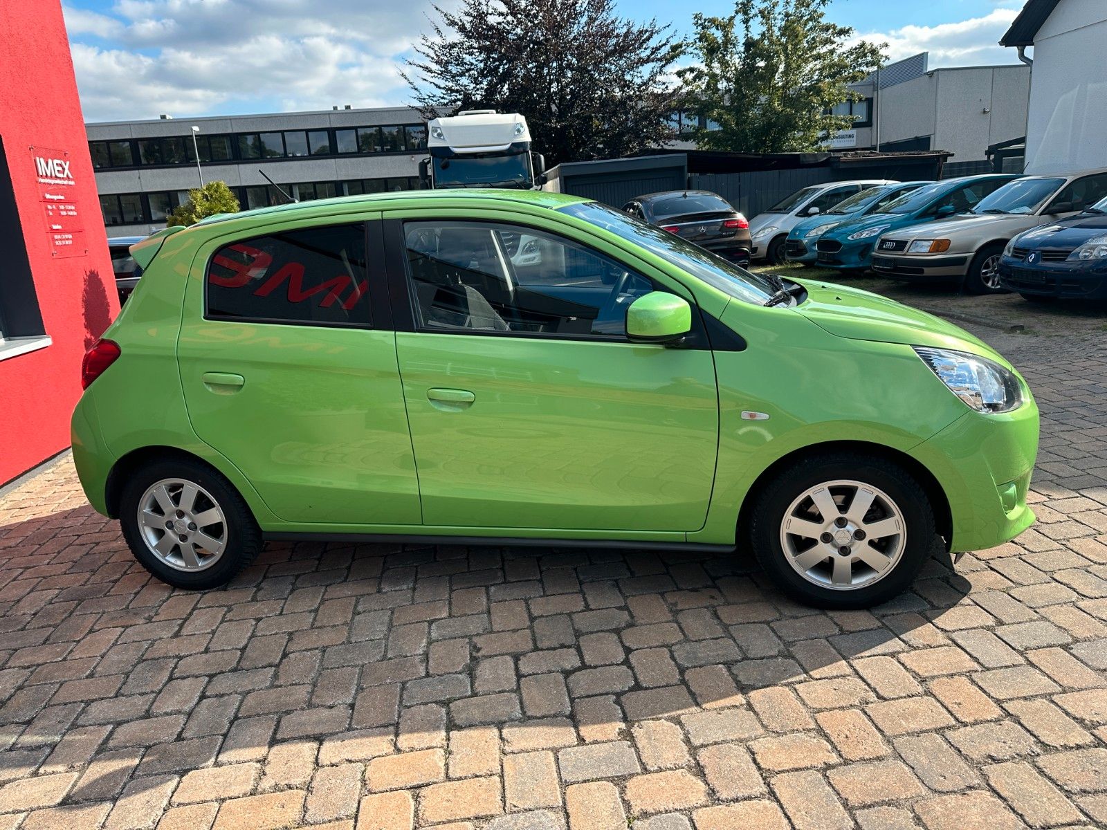 Fahrzeugabbildung Mitsubishi Space Star Color 1.2 80 PS Klima SH 1.Hand
