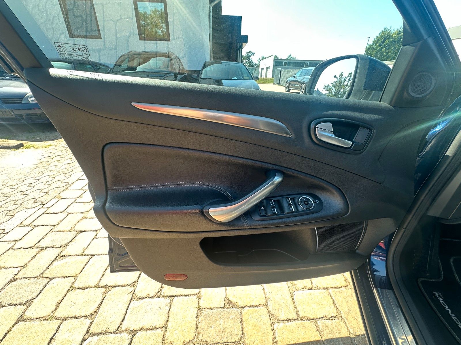 Fahrzeugabbildung Ford Mondeo Titanium 2.0 203 PS HU neu Autom.