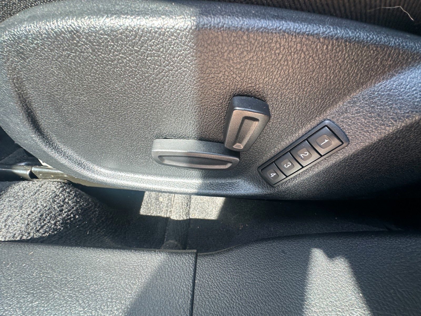 Fahrzeugabbildung Ford Mondeo Titanium 2.0 203 PS HU neu Autom.