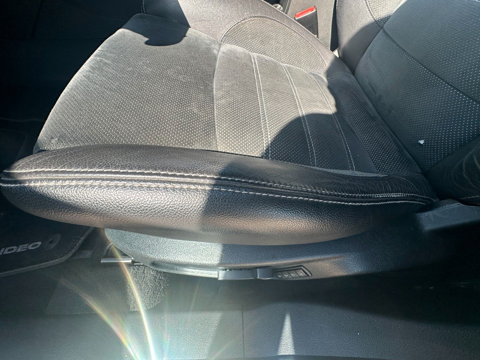 Fahrzeugabbildung Ford Mondeo Titanium 2.0 203 PS HU neu Autom.