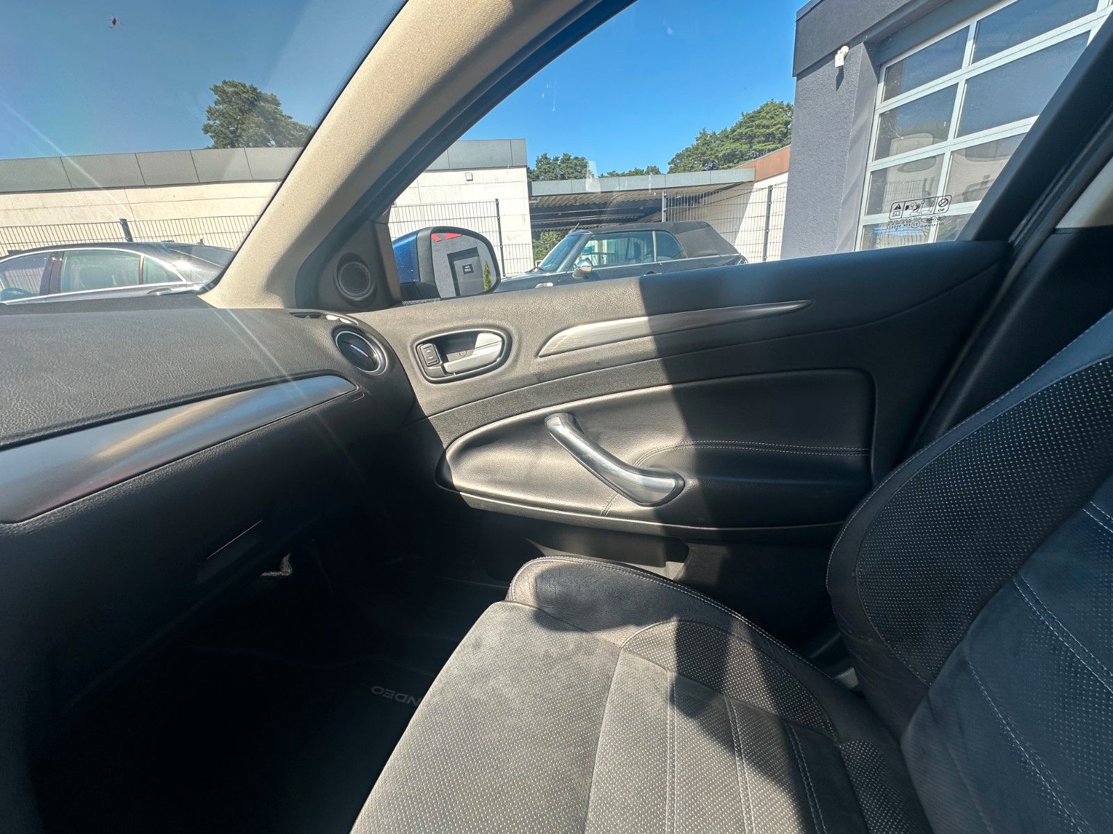 Fahrzeugabbildung Ford Mondeo Titanium 2.0 203 PS HU neu Autom.