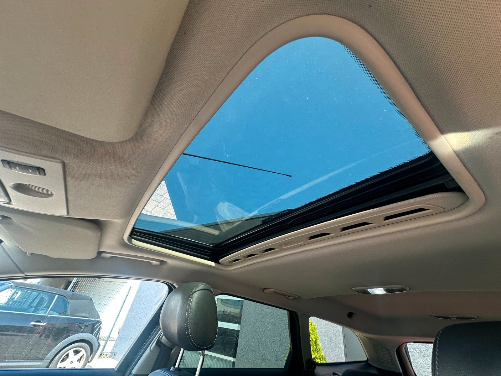 Fahrzeugabbildung Ford Mondeo Titanium 2.0 203 PS HU neu Autom.