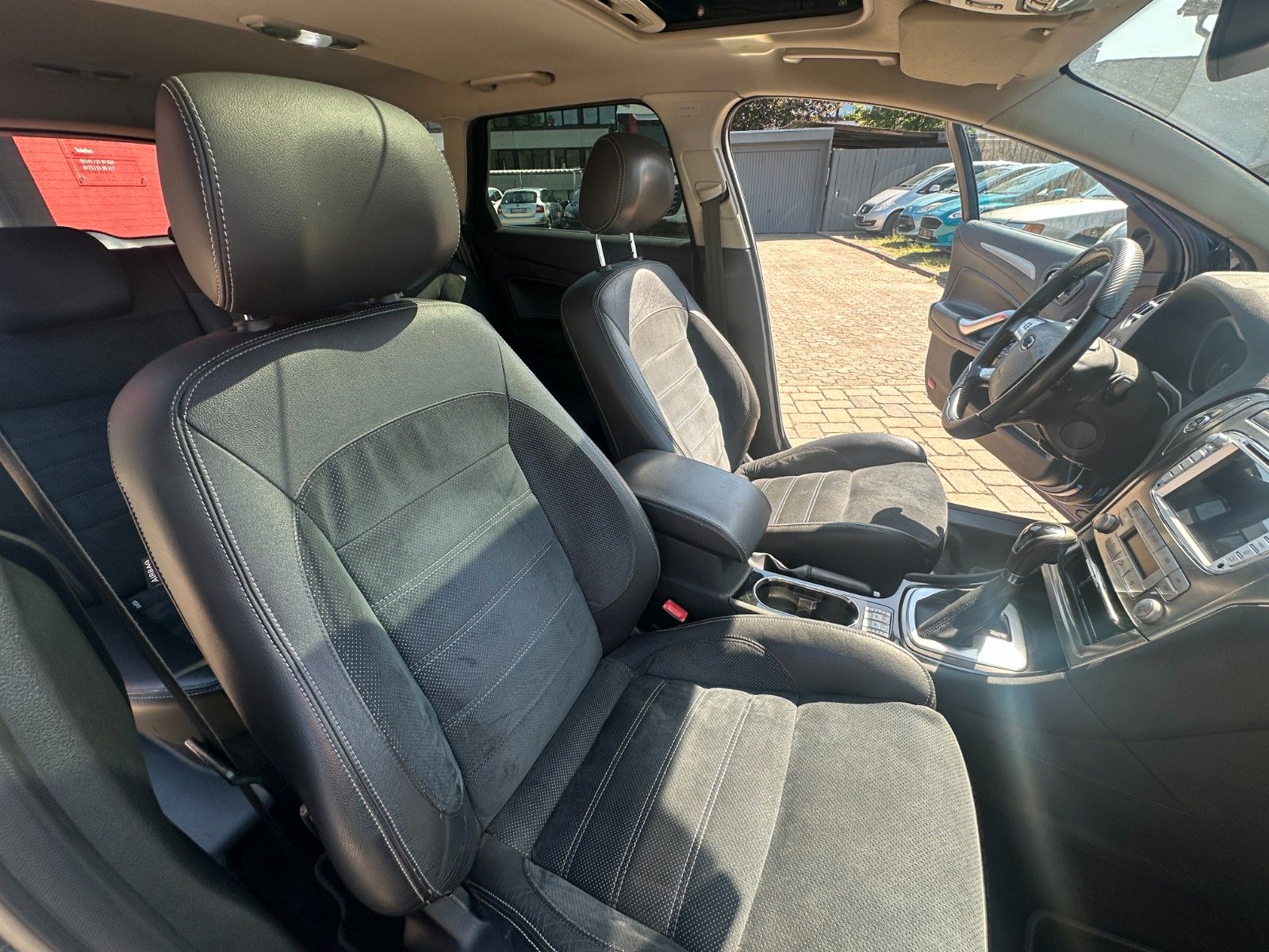 Fahrzeugabbildung Ford Mondeo Titanium 2.0 203 PS HU neu Autom.