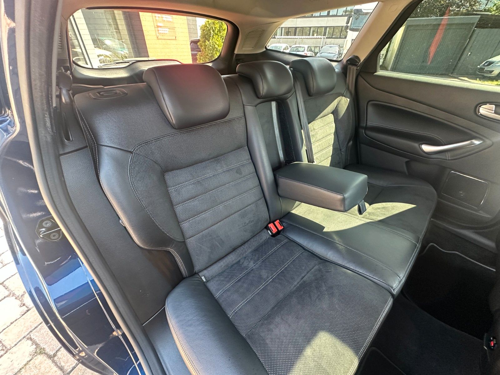 Fahrzeugabbildung Ford Mondeo Titanium 2.0 203 PS HU neu Autom.