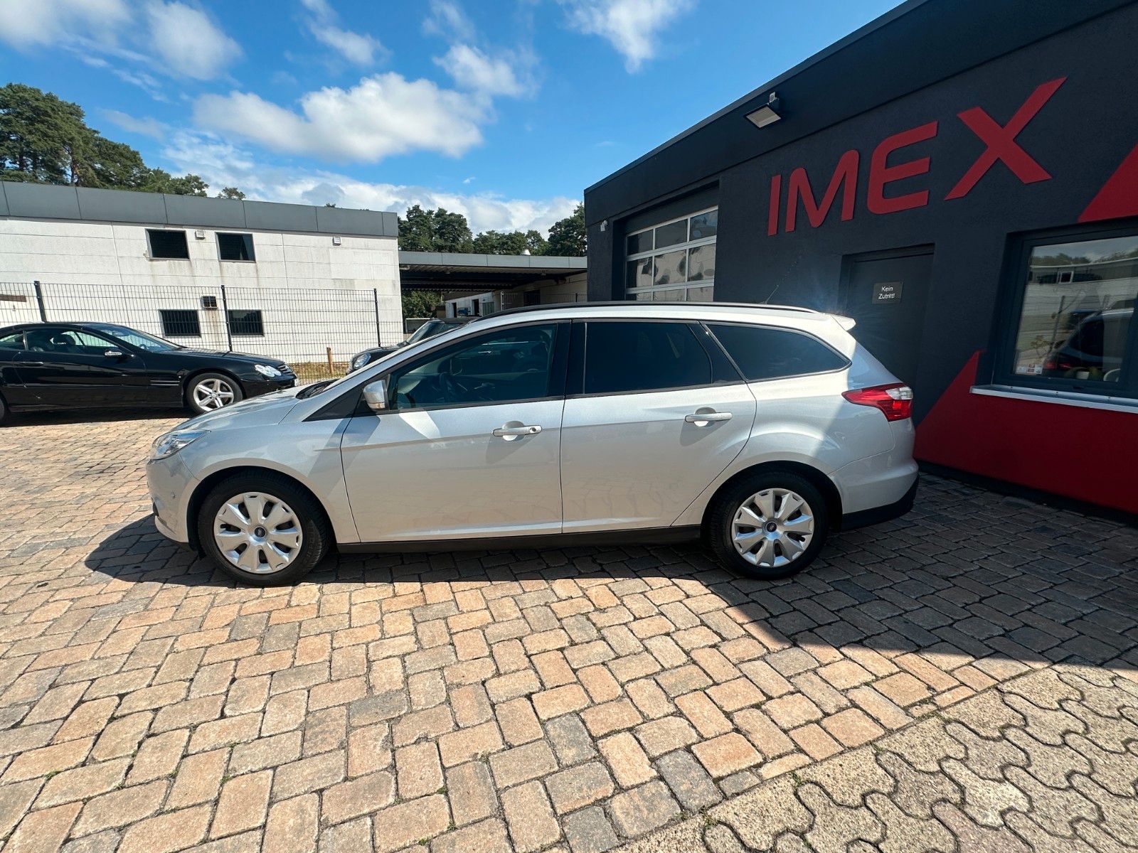 Fahrzeugabbildung Ford Focus Turnier Trend 1.6 115 PS