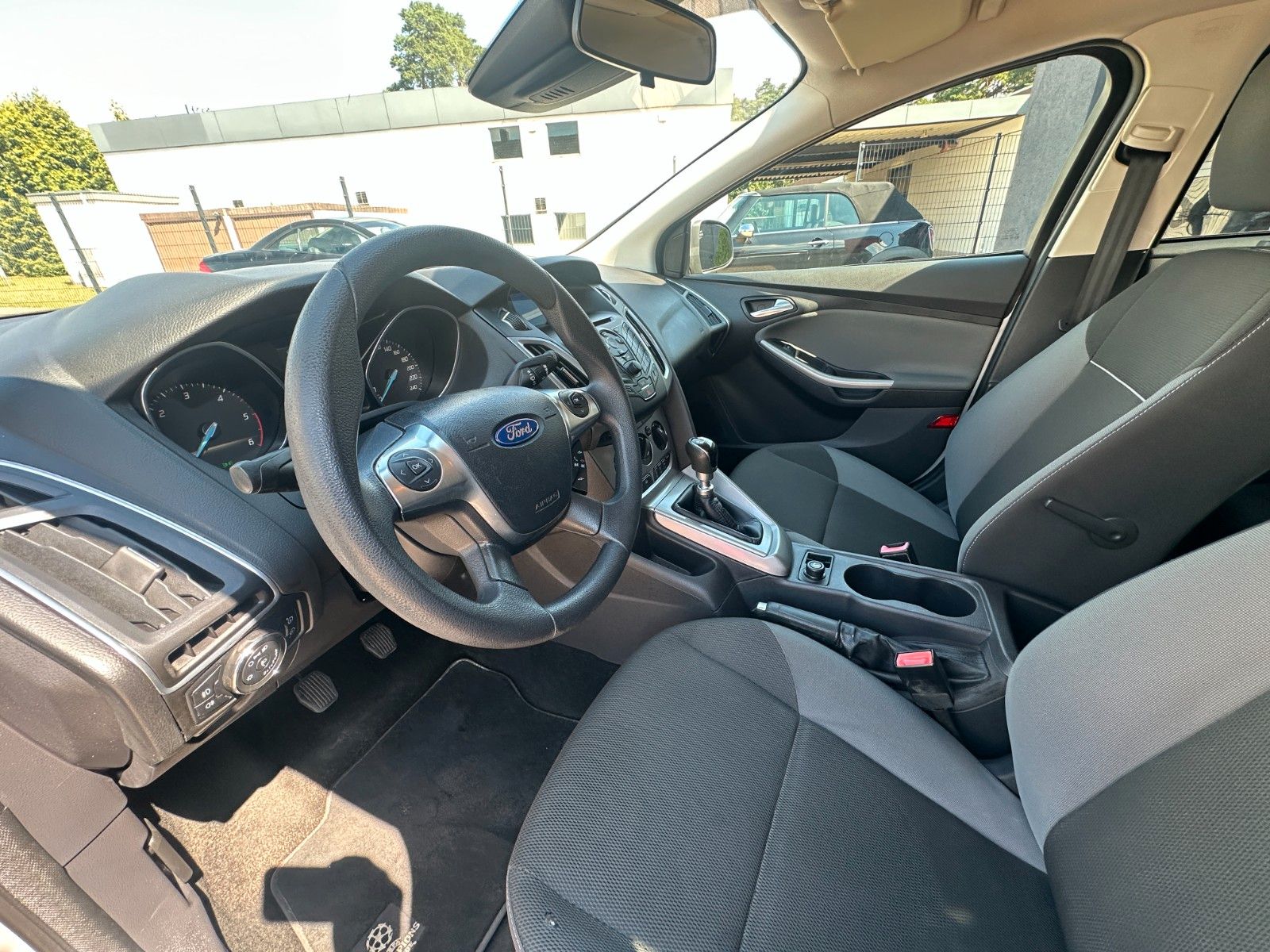 Fahrzeugabbildung Ford Focus Turnier Trend 1.6 115 PS