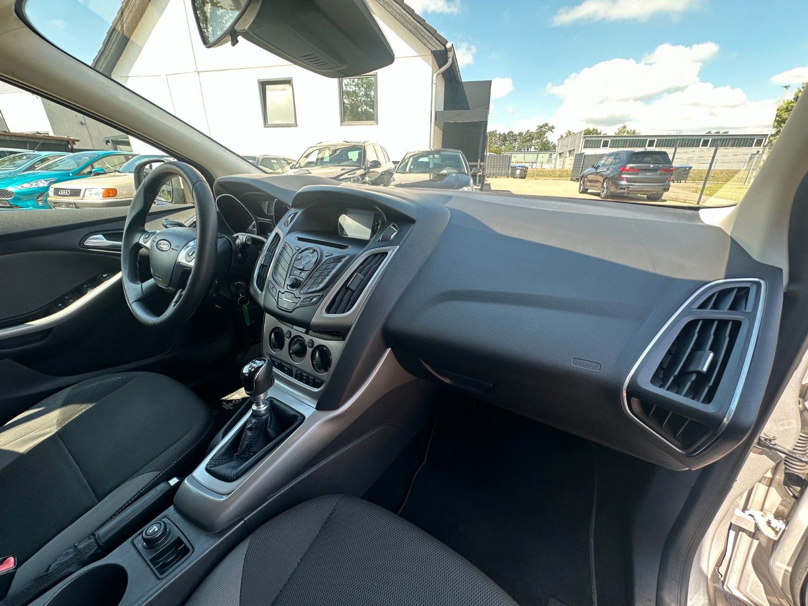 Fahrzeugabbildung Ford Focus Turnier Trend 1.6 115 PS