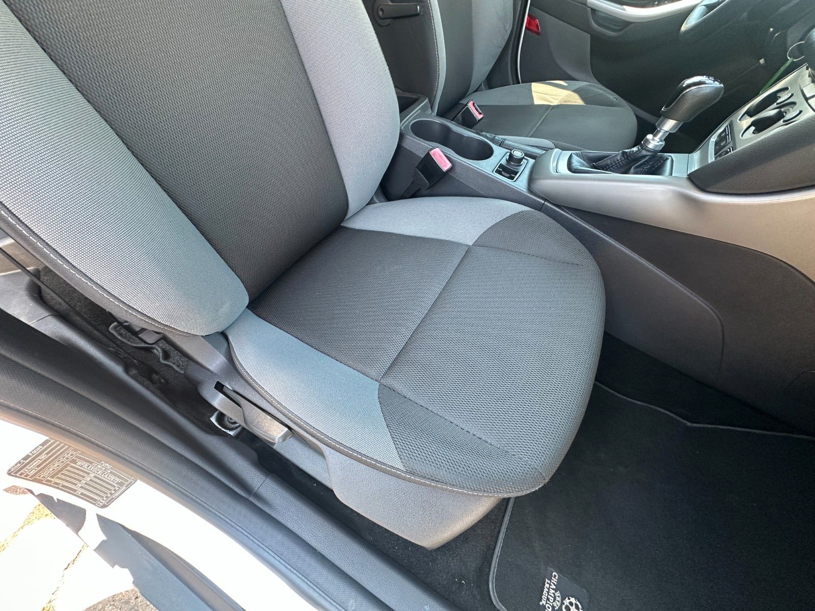 Fahrzeugabbildung Ford Focus Turnier Trend 1.6 115 PS
