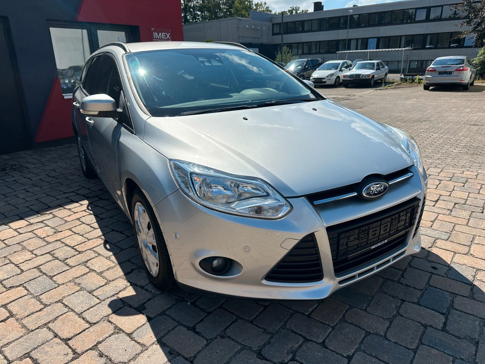 Fahrzeugabbildung Ford Focus Turnier Trend 1.6 115 PS