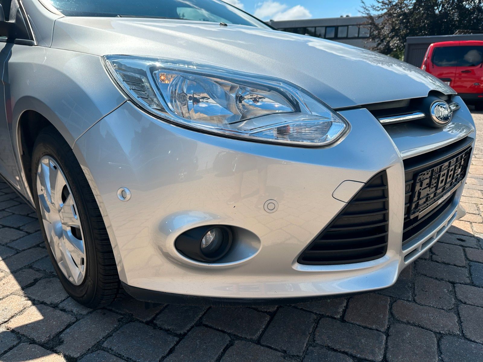 Fahrzeugabbildung Ford Focus Turnier Trend 1.6 115 PS