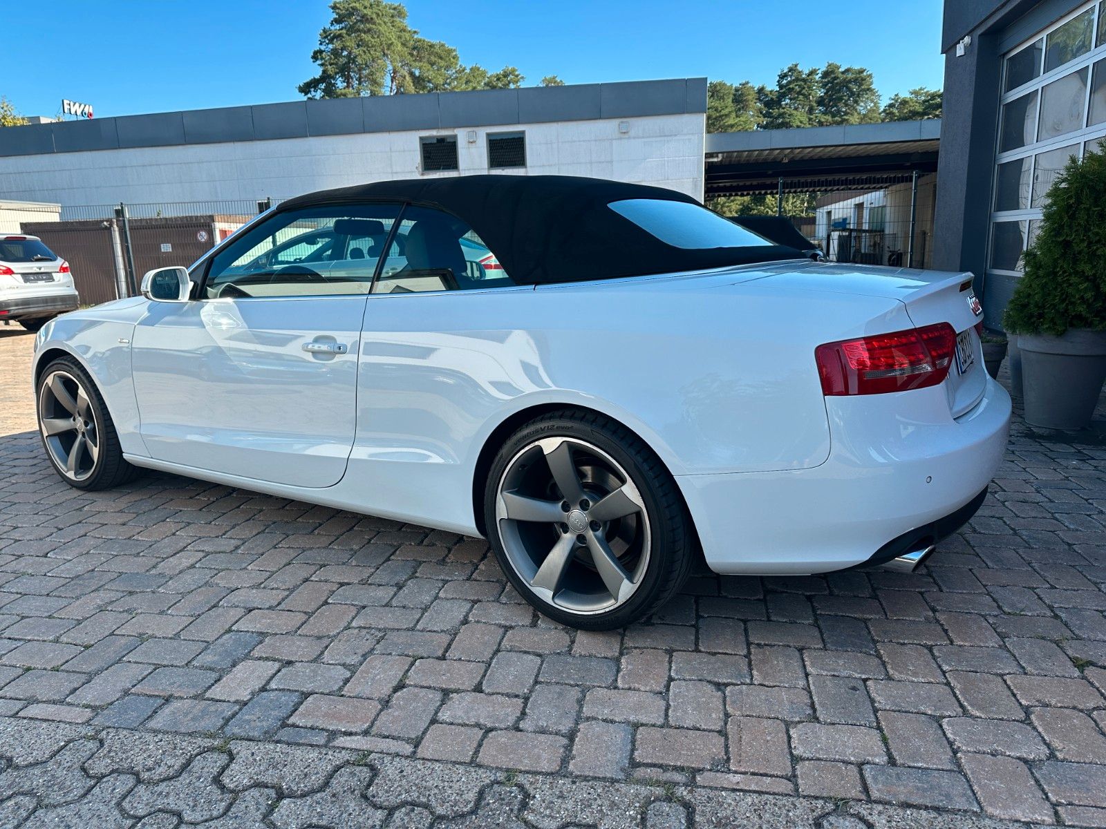 Fahrzeugabbildung Audi A5 Cabriolet 1.8 TFSI HU neu S Line Xenon