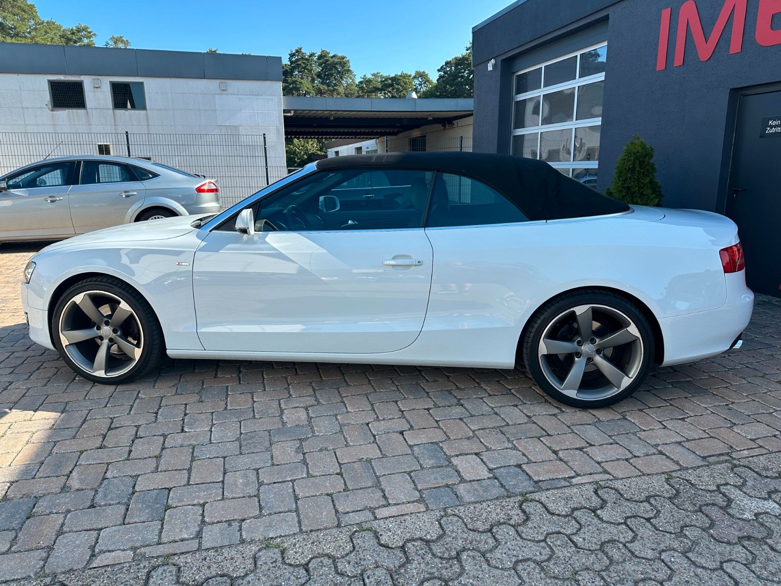 Fahrzeugabbildung Audi A5 Cabriolet 1.8 TFSI HU neu S Line Xenon