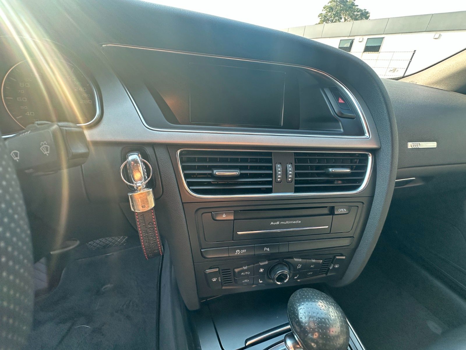 Fahrzeugabbildung Audi A5 Cabriolet 1.8 TFSI HU neu S Line Xenon