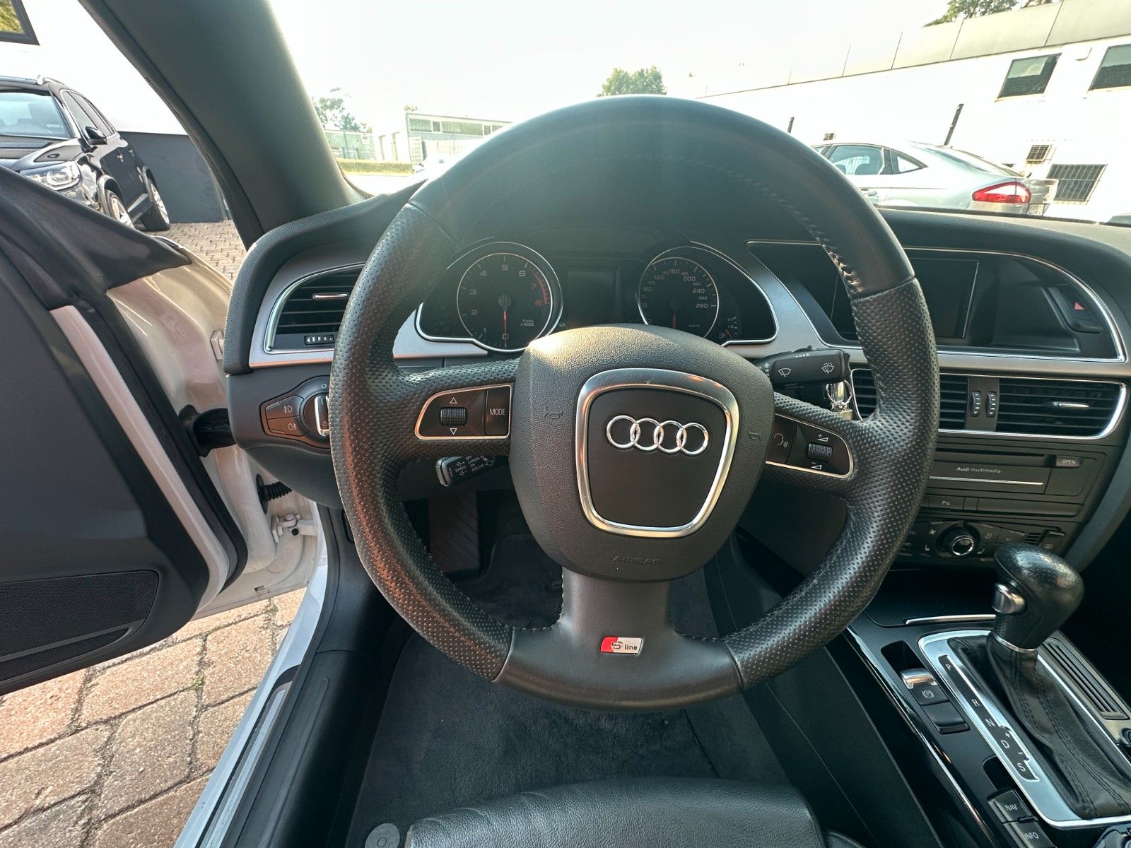 Fahrzeugabbildung Audi A5 Cabriolet 1.8 TFSI HU neu S Line Xenon