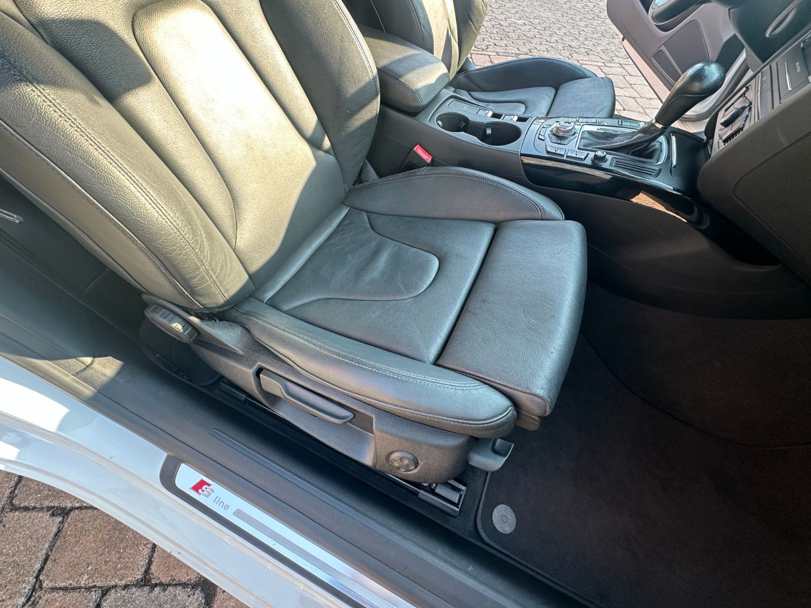 Fahrzeugabbildung Audi A5 Cabriolet 1.8 TFSI HU neu S Line Xenon