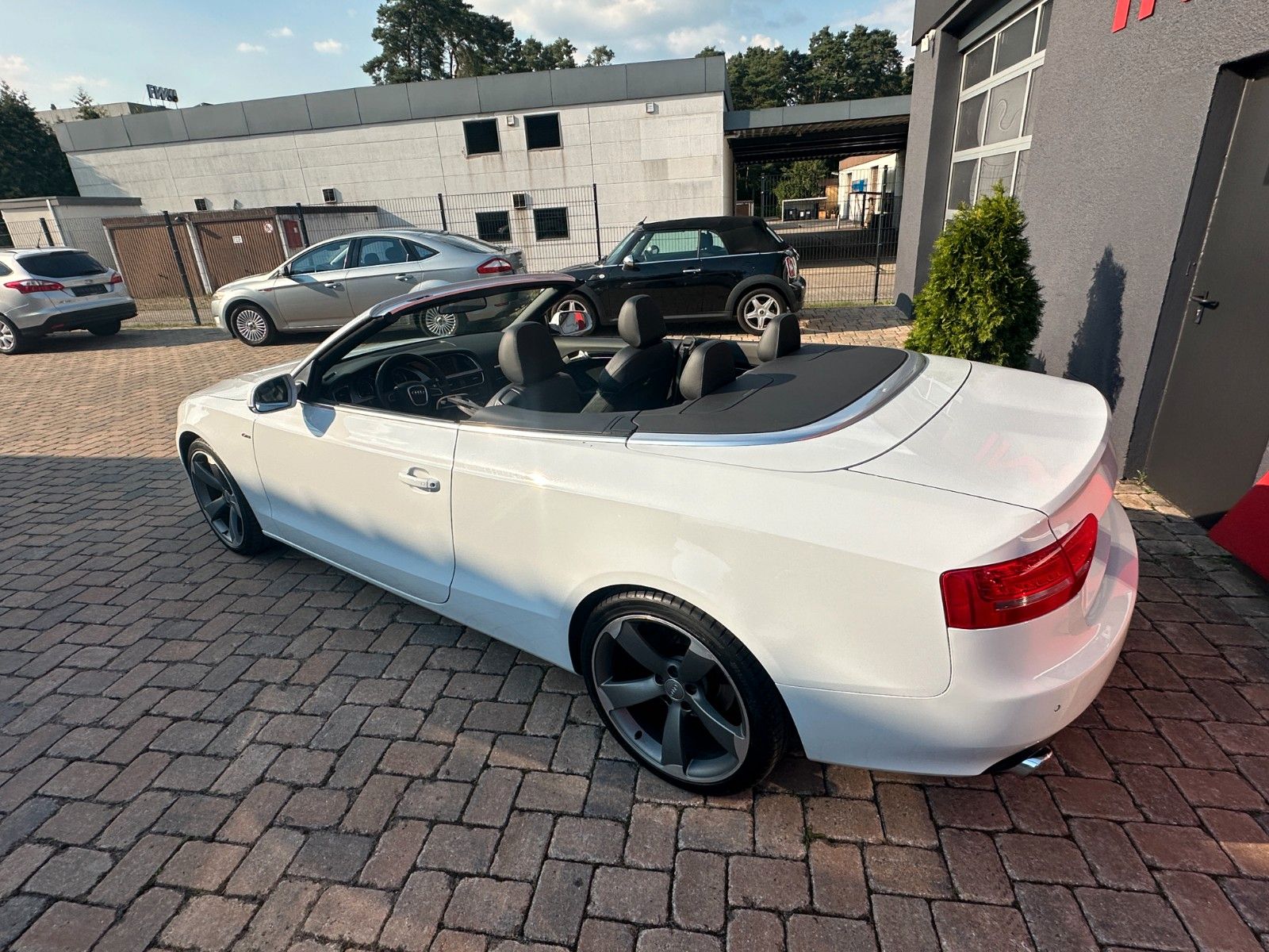 Fahrzeugabbildung Audi A5 Cabriolet 1.8 TFSI HU neu S Line Xenon