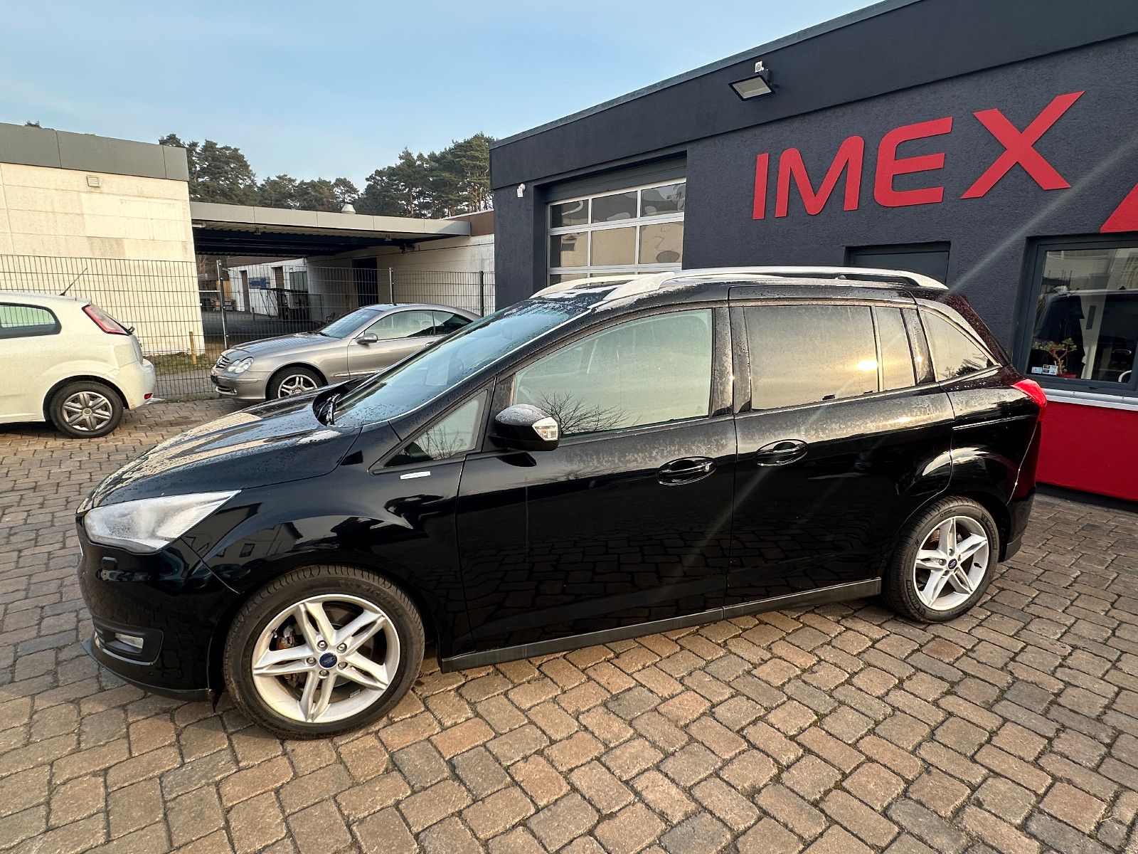Fahrzeugabbildung Ford C-MAX Cool & Connect 2.0 150 PS Autom. Navi AHK