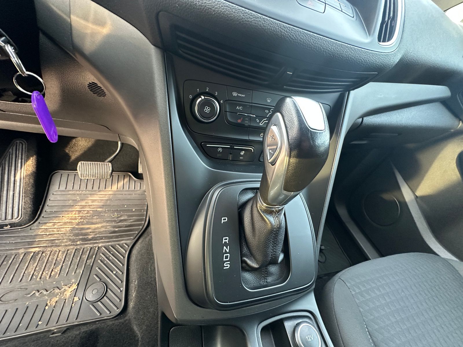 Fahrzeugabbildung Ford C-MAX Cool & Connect 2.0 150 PS Autom. Navi AHK