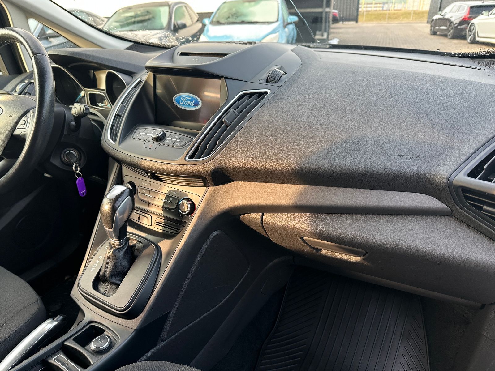 Fahrzeugabbildung Ford C-MAX Cool & Connect 2.0 150 PS Autom. Navi AHK
