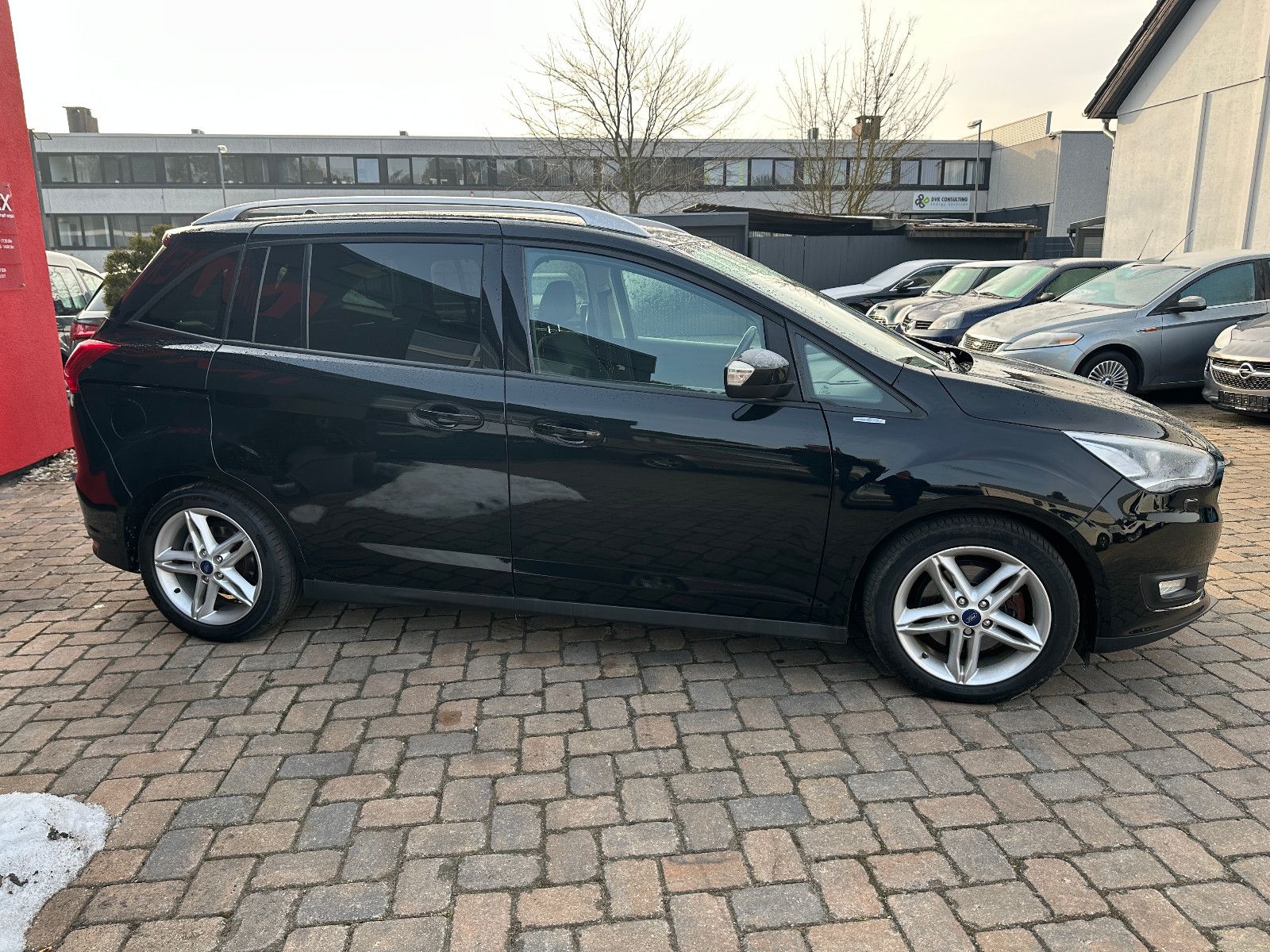 Fahrzeugabbildung Ford C-MAX Cool & Connect 2.0 150 PS Autom. Navi AHK