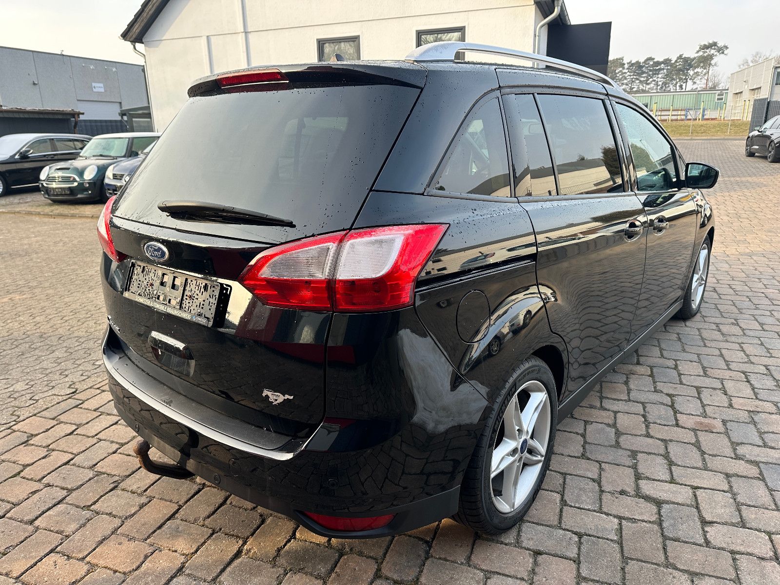 Fahrzeugabbildung Ford C-MAX Cool & Connect 2.0 150 PS Autom. Navi AHK