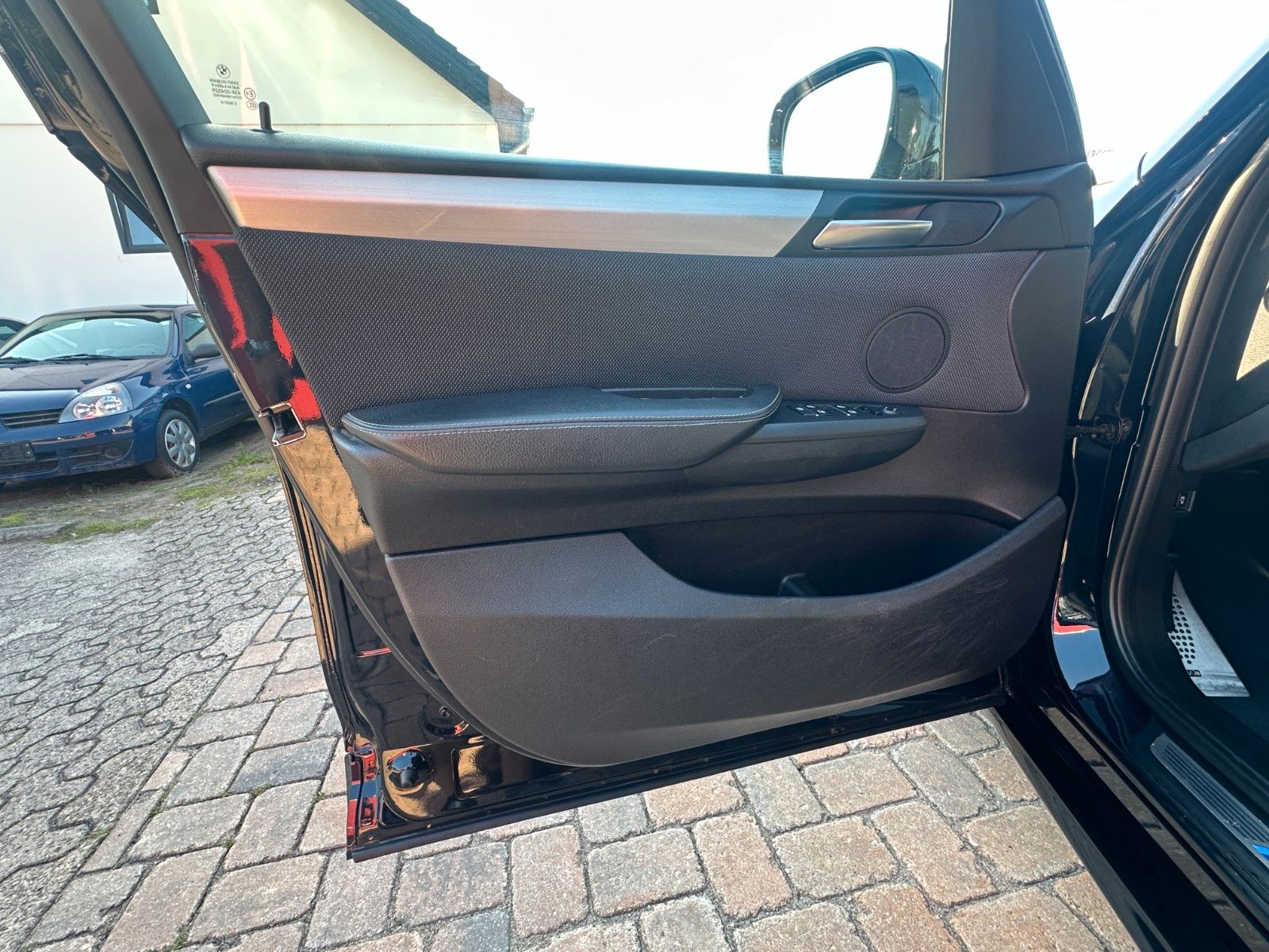 Fahrzeugabbildung BMW X3 xDrive 20 d 184 PS M-Sport HUD SH Leder
