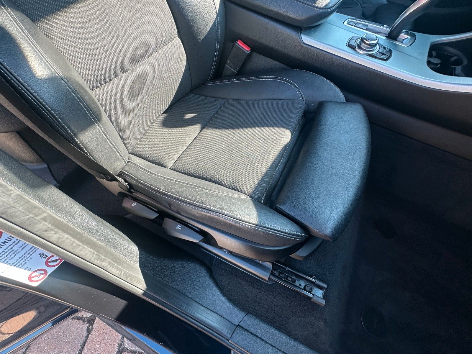 Fahrzeugabbildung BMW X3 xDrive 20 d 184 PS M-Sport HUD SH Leder
