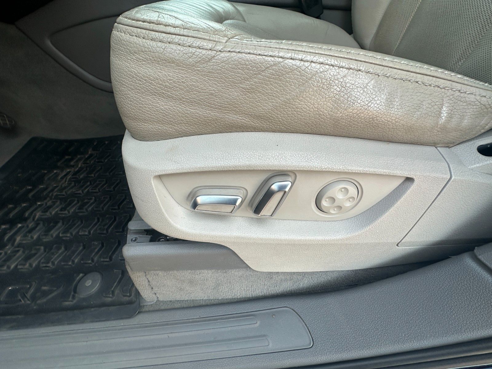 Fahrzeugabbildung Audi Q7 3.0 TDI Clean Diesel  Euro 6 !!! AHK 7 Sitze