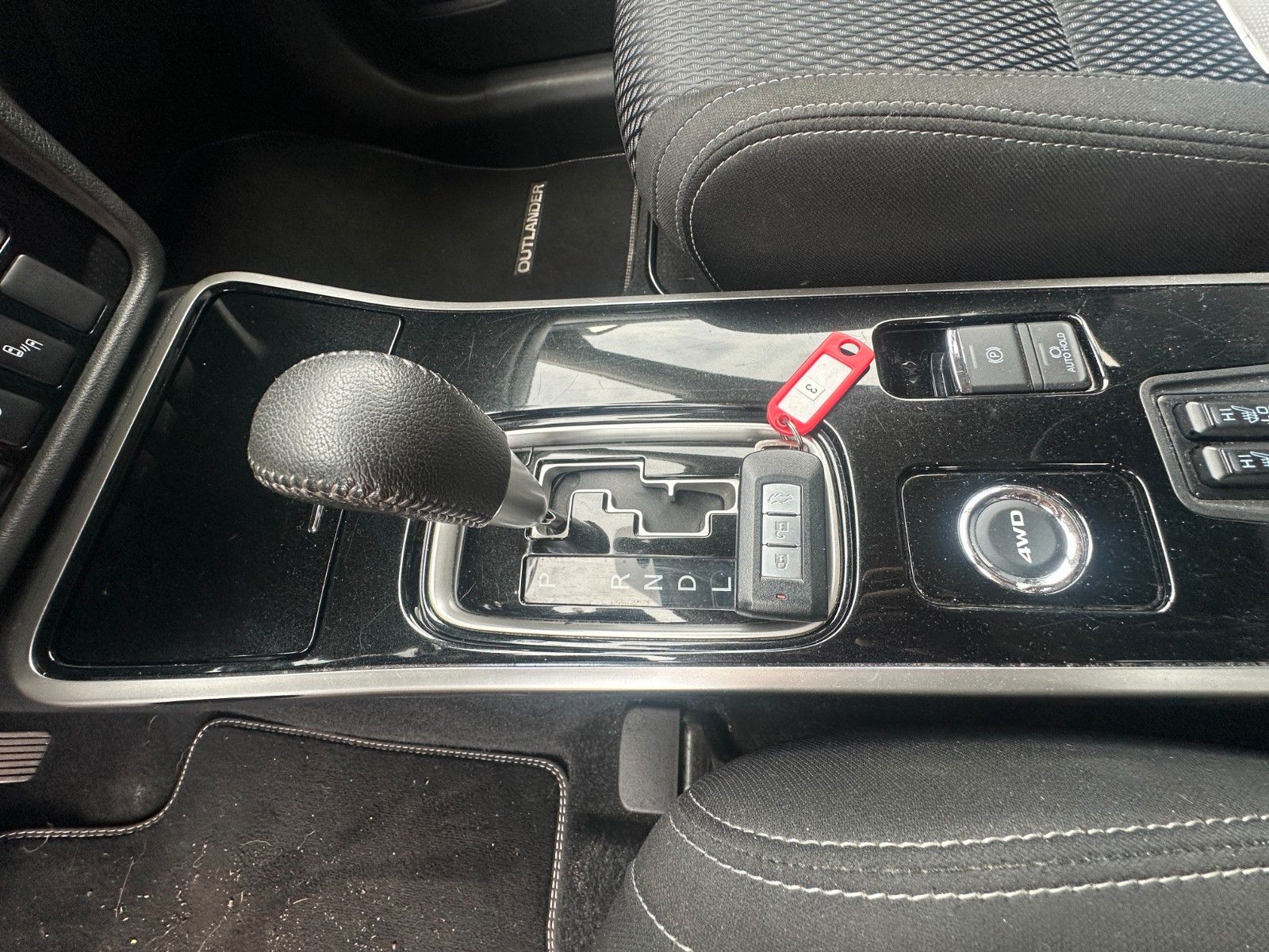 Fahrzeugabbildung Mitsubishi Outlander Edition+ 4WD 150 PS Autom. Navi AHK